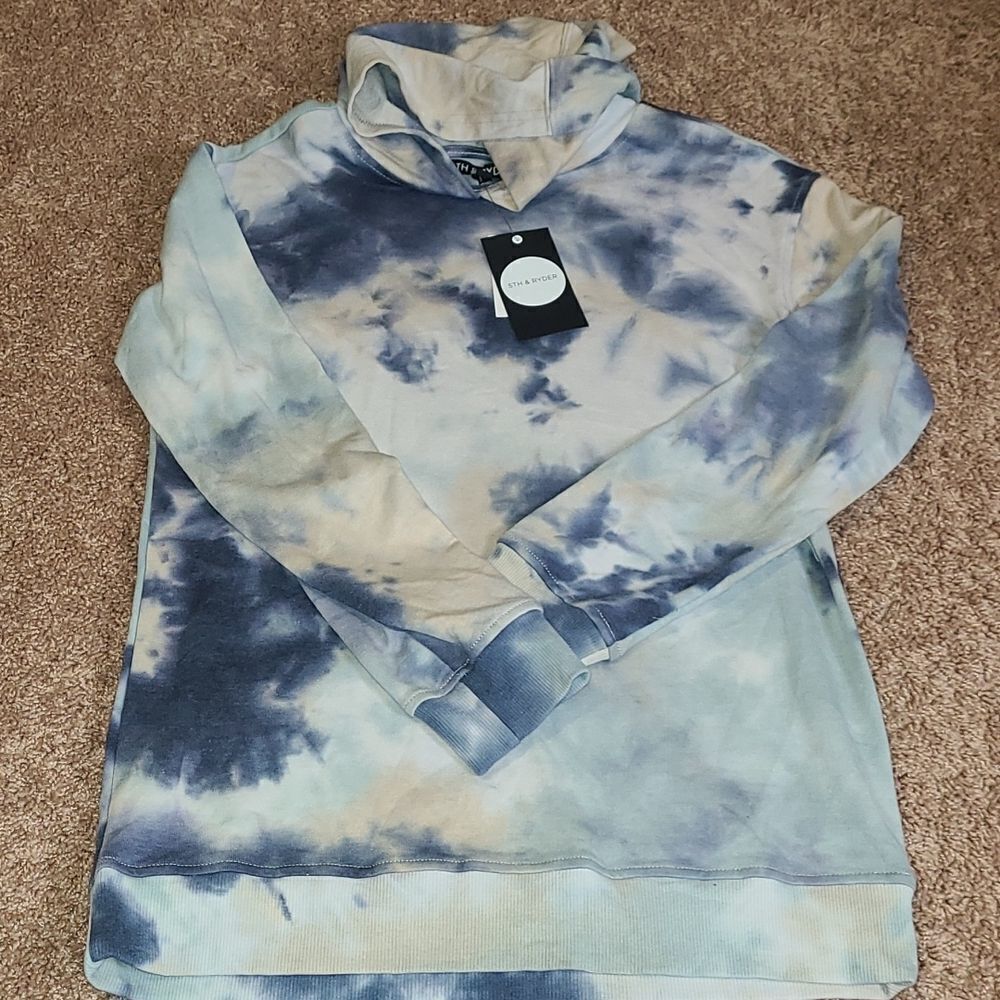 5th & Ryder kids XL tie dye hoodie  sweatshirt without pockets